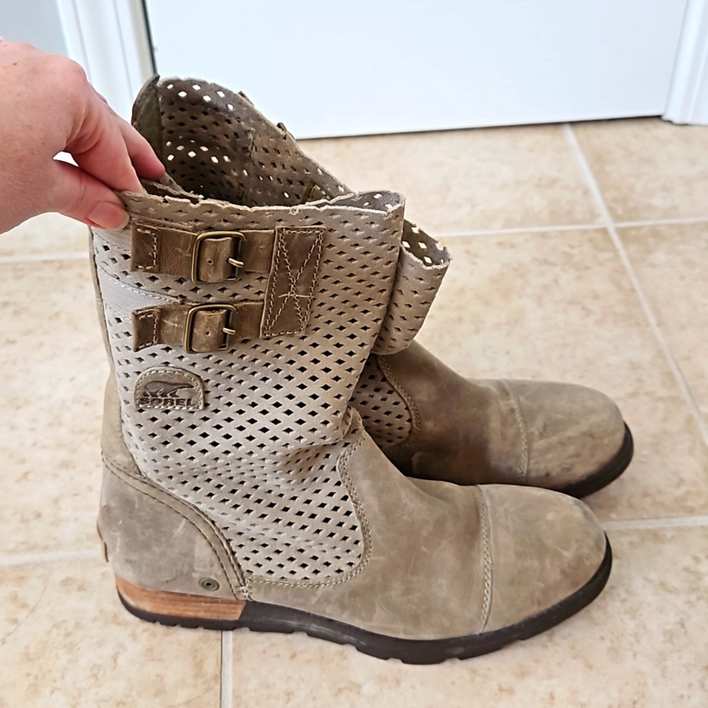 Sorel Major Pull On Perf Suede Leather Size 9 Beige
